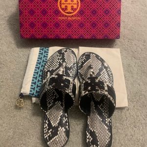 *Sold on Merc* Tory Burch leather sandal